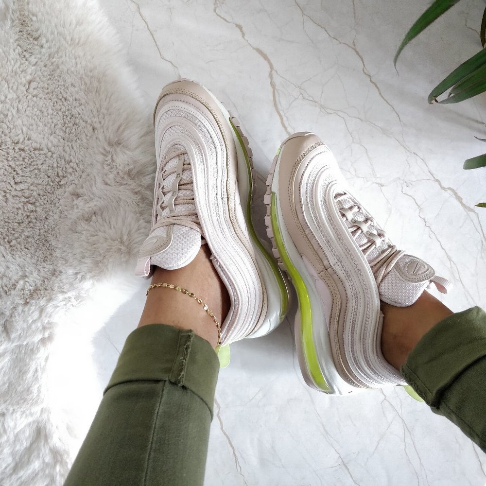 LIke NEW Nike Air Max 97 Sneakers Womens